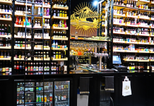 Medina muestra sus cervezas en La Mundial, en el mercado de Chamartín Cervecería La Mundial, Mercado Chamartín