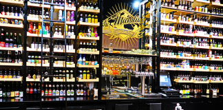 Medina muestra sus cervezas en La Mundial, en el mercado de Chamartín Cervecería La Mundial, Mercado Chamartín