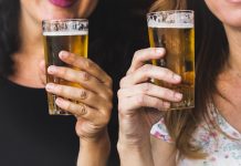 Mujeres, cerveza y tópicos
