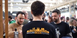 Todo preparado para el  BARCELONA BEER FESTIVAL Barcelona beer festival. Puesto de una cervecera
