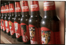 Cruzcampo vuelve con otra de sus Ediciones Limitadas «Con mucho acento» Botellines Cruzcampo Edición Limitada Con mucho sabor